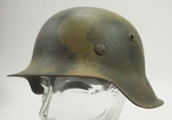 Wehrmacht: Stahlhelm M42 getarnt. - Foto 1