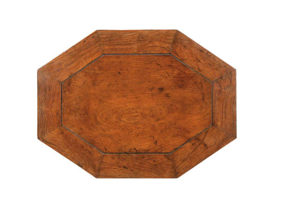 AN EXTREMELY RARE HUANGHUALI OCTAGONAL INCENSE STAND - photo 4