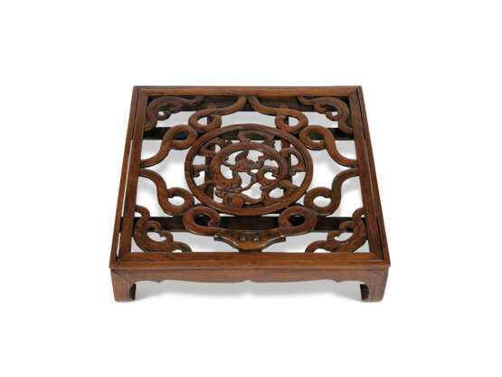 A CARVED HUANGHUALI `CHI-DRAGON` FOLDING MIRROR STAND - photo 2