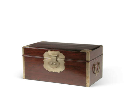 A SMALL ZITAN RECTANGULAR BOX - Foto 1