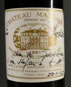 Wine & Spirits. Flasche 1981 Chateau Margaux Grand Vin, Schlossabfüllung, Rotwein, 0,75l, hs-in, mit Widmung auf Etikett