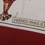 Hermès Seiden Carré "Pasementerie" in rot/beige, Entw.: Françoise Heron 1960, gerollter Rand, 87x87cm, kein Schild, leichte Tragespuren und fleckig - photo 3