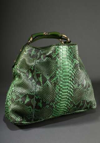 Große offene Gucci "Horsebit Hobo" in Python Grün, Schultertasche mit kurzem Glattleder Schultergriff und goldfarbener Hardware, innen grünes Wildleder und große Reißverschlusstasche, Nr. 114900 213317, gepräg… - photo 1