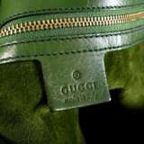 Große offene Gucci "Horsebit Hobo" in Python Grün, Schultertasche mit kurzem Glattleder Schultergriff und goldfarbener Hardware, innen grünes Wildleder und große Reißverschlusstasche, Nr. 114900 213317, gepräg… - photo 6