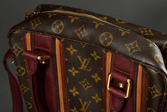 Louis Vuitton "Bequia Porte Documents Vertical" Messenger Bag in Monogram Canvas mit messingfarbener Hardware und Rindslederbesatz in verschiedenen Brauntönen, dunkelbraun gestreiftes Baumwoll Futter, Limited E… - фото 3