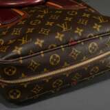 Louis Vuitton "Bequia Porte Documents Vertical" Messenger Bag in Monogram Canvas mit messingfarbener Hardware und Rindslederbesatz in verschiedenen Brauntönen, dunkelbraun gestreiftes Baumwoll Futter, Limited E… - фото 5