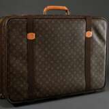 Louis Vuitton "Sirius 70" Softcase Koffer in Monogram Canvas mit messingfarbenem Zwei-Wege Reißverschluss, hellem Lederbesatz und Adressanhänger, innen helles Baumwollfutter, Spanngurt und Einsteckfach, Nr. SP1… - Foto 2