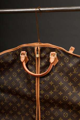 Louis Vuitton Kleidersack in Monogram Canvas, messingfarbene Hardware, heller Rindsleder Besatz, 3 Original Kleiderbügel, Nr. 864VX, L. 115cm - Foto 8