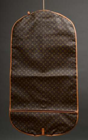 Louis Vuitton Kleidersack in Monogram Canvas, messingfarbene Hardware, heller Rindsleder Besatz, 3 Original Kleiderbügel, Nr. 864VX, L. 115cm - photo 9