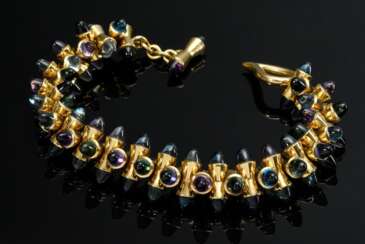 Tamara Comolli &quot;Mikado&quot; Gelbgold 750 Armband mit kegelförmigen Topas- und Amethystcabochons in violett und türkis Tönen, herzförmiger Knebelverschluss, sign., 90,5g, L. 22,5cm, leichte Tragespuren