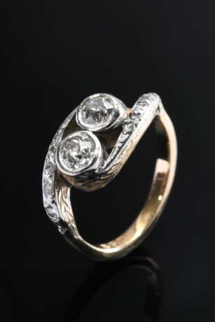 Gelbgold 585 „Toi-et-Moi“ Ring mit Altschliffdiamanten und Diamantrosen (zus. ca. 0.34ct/SI/W) in Platin Fassungen, um 1900, 3,1g, Gr. 46 - photo 1