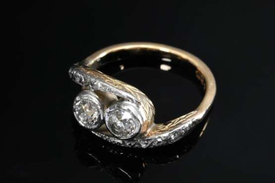 Gelbgold 585 „Toi-et-Moi“ Ring mit Altschliffdiamanten und Diamantrosen (zus. ca. 0.34ct/SI/W) in Platin Fassungen, um 1900, 3,1g, Gr. 46 - photo 2