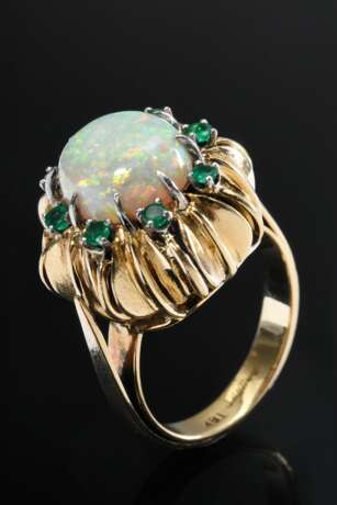 Midcentury Gelbgold 750 Ring mit Opal Cabochon in Smaragdkranz, 12g, Gr. 55 - photo 1