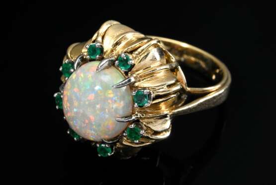 Midcentury Gelbgold 750 Ring mit Opal Cabochon in Smaragdkranz, 12g, Gr. 55 - photo 2