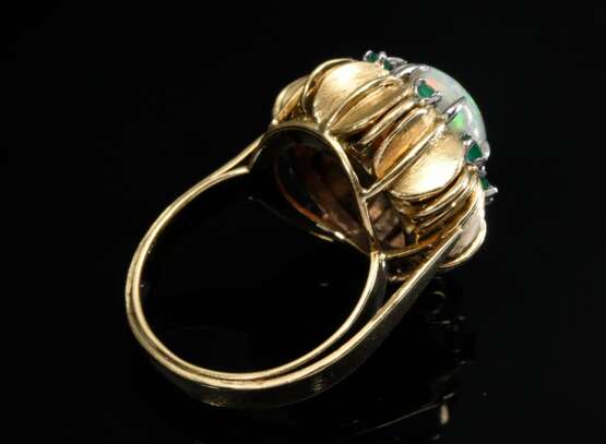 Midcentury Gelbgold 750 Ring mit Opal Cabochon in Smaragdkranz, 12g, Gr. 55 - photo 3