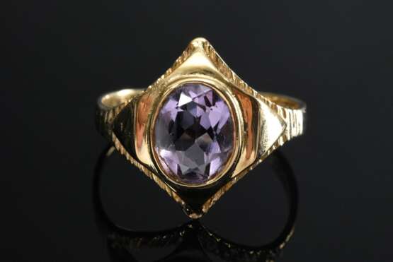 Gelbgold 585 Ring mit Amethyst in martellierter Rautenfassung, 2,7g, Gr. 52 - фото 3