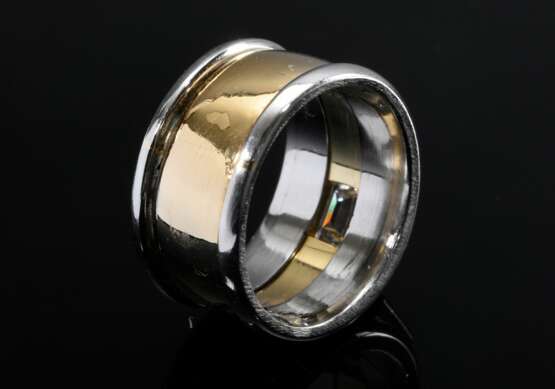 Breiter Weiß- und Gelbgold 750 Bandring mit Diamantbaguette (ca. 2.02ct, SI1, TCR) in Zargenfassung, Brahmfeld & Gutruf, Hamburg, 18g, Gr. 54 - фото 3