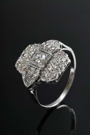 Art Deco Platin 950 Ring mit Brillanten und Achtkantdiamanten (zus. ca. 0.79ct/P1/TCR) in geometrischem Ringkopf, 3,3g, Gr. 53,5, rest. - Foto 1