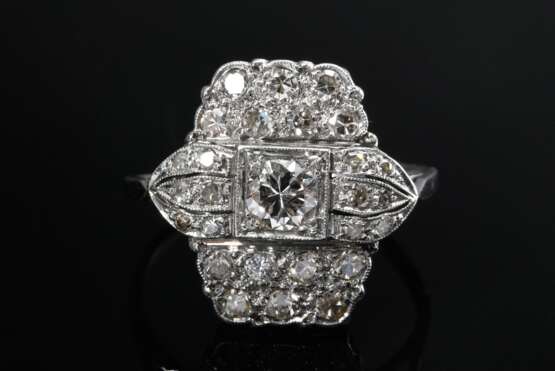 Art Deco Platin 950 Ring mit Brillanten und Achtkantdiamanten (zus. ca. 0.79ct/P1/TCR) in geometrischem Ringkopf, 3,3g, Gr. 53,5, rest. - Foto 3