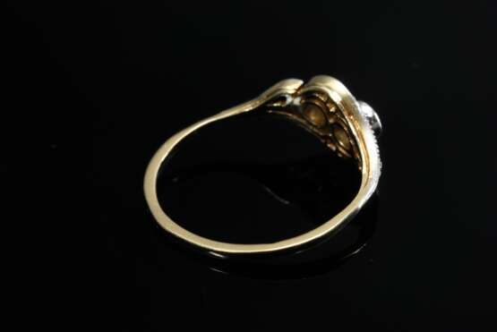 Zarter platinierter Gelbgold 585 „Toi-et-Moi“ Ring mit Altschliffdiamanten und Diamantrosen (zus. 0.25ct/SI/TCR), um 1910, 2,3g, Gr. 57 - photo 3