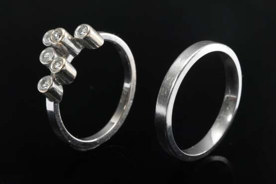 2 Diverse Ringe: Weißgold 585 Ring mit 6 Brillanten (zus. ca. 0.20ct/SI/TCR, 3g, Gr. 53) und schlichter Platin 950 Ring (3,8g, Gr. 55), einige Steine angeschlagen - Foto 1