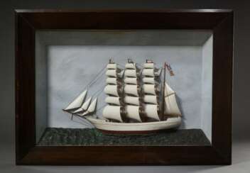 Diorama mit Halbschiffmodell &quot;Viermaster Dora&quot;, Anf. 20.Jh., 70x97,5x10cm, Altersspuren