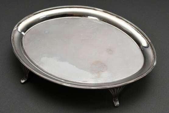 Ovaler George II Salver in schlichter Form auf vier Fächerfüßchen, MZ: Nathaniel Smith & Co., Sheffield 1796, Silber 925, 148g, 3x17x12,5cm - photo 1