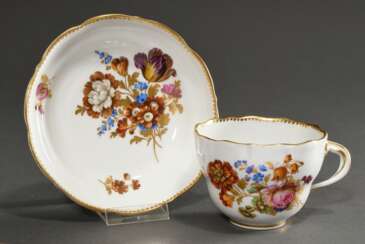 Meissen Tasse/UT mit Blumendekor in müden Farben, Porzellan polychrom und goldstaffiert, Ende 19.Jh., H. 7cm