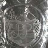 Großer Barock Glas Pokal mit facettiertem Schaft und Goldrand sowie eingeschliffenem Wappen "Gekreuzte Ähren und Schwerter" unter Ritterhelm mit Geschrei, verso: Monogramm "PP" in Schildform unter Ank… - photo 4