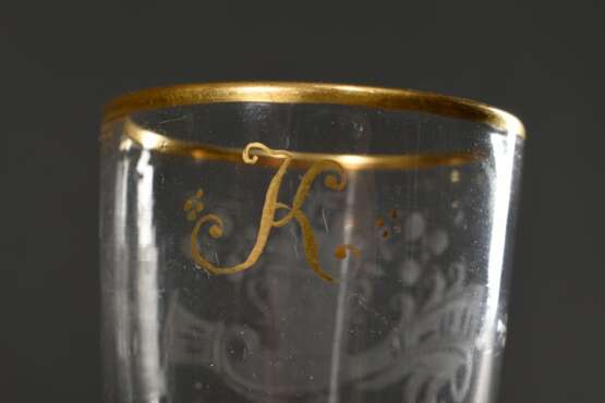 6 Antike Schnapsbecher mit feinen Schliffvignetten, Goldrand und Goldmonogramm "K", facettierter matt geschliffener Stern im Boden, 2. Hälfte 18.Jh., H. 6,8cm, berieben - фото 4