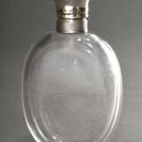 Ovaler Glas Flachmann mit Silber Hals und Schraubverschluss, MZ: James Vickery, London 1867, H. 13cm, Gebrauchsspuren - photo 1