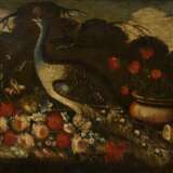 Unbekannter Künstler des frühen 18.Jh. „Stillleben mit Pfau“, Öl/Leinwand, wohl doubliert, geschnitzter Prunkrahmen (kleine Defekte), 74x106cm (m.R. 86x118cm), Altersspuren - Foto 1