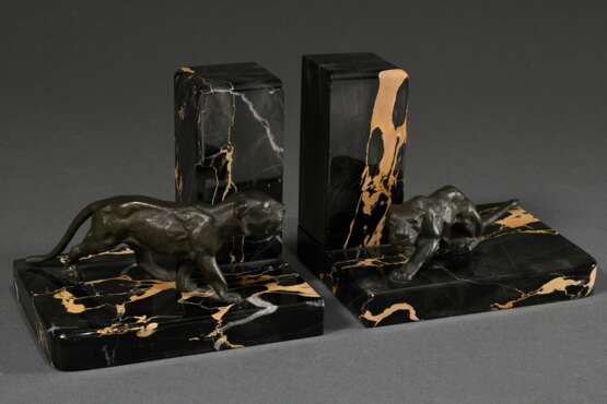 Paar Buchstützen mit vollplastischen "Raubkatzen" aus Bronze auf gelb-schwarz geädertem Marmor, 1. Hälfte 20.Jh., 12,3x14x11cm - photo 1