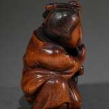 Buchsbaum Netsuke "Frau und Kappa beim Versteckspiel", sign. Tomomasa, sehr seltenes Sujet, 19.Jh., H. 4,4cm, Provenienz: Norddeutsche Sammlung - photo 2