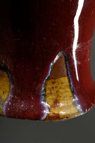 Balustervase mit Sang de Boeuf Glasur, Flussglasur am Standring abgeschlagen, H. 22cm mit Sockel - photo 4