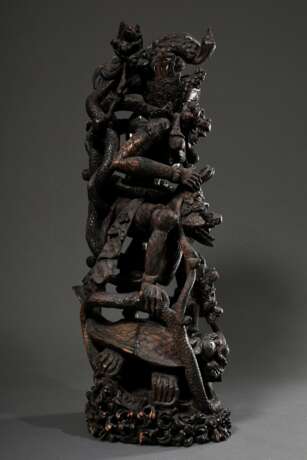 Hinduistische Göttergruppe "Hanuman, Garuda, Kurma und Nagas", meisterhaft detailreiche Schnitzarbeit, Bali um 1900, Holz geschnitzt, 67,5x30x26cm, defekt - photo 2