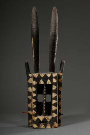 Walu Antilopen Maske der Dogon, geschwärztes Holz mit weißer geometrischer Bemalung, Mali 20.Jh., H. 65,5cm, Provenienz: Hamburger Sammlung KPS - photo 3