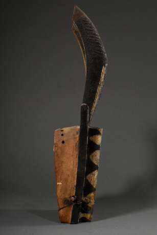 Walu Antilopen Maske der Dogon, geschwärztes Holz mit weißer geometrischer Bemalung, Mali 20.Jh., H. 65,5cm, Provenienz: Hamburger Sammlung KPS - photo 5