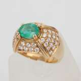 Yellow gold ring with 48 diamonds and 1 natural emerald Gold Other style 21th century - photo 2