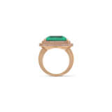 RARE EMERALD AND COLOURED DIAMOND RING - Foto 5