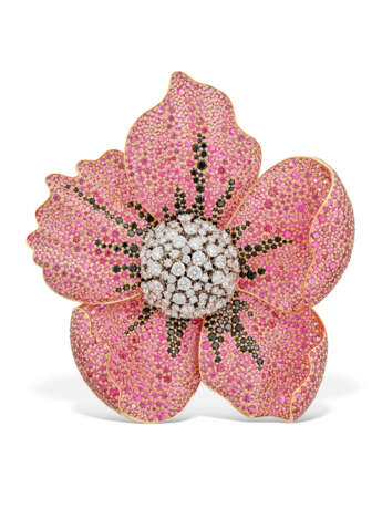 VAN CLEEF & ARPELS SPINEL AND DIAMOND FLOWER BROOCH - photo 1