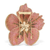 VAN CLEEF & ARPELS SPINEL AND DIAMOND FLOWER BROOCH - photo 3