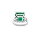 EMERALD AND DIAMOND RING - фото 6