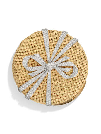 VAN CLEEF & ARPELS DIAMOND COMPACT - photo 1