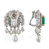 VAN CLEEF & ARPELS EMERALD AND DIAMOND `MANSAR` EARRINGS - photo 3