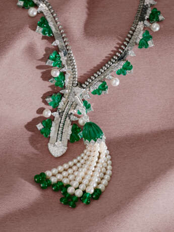 VAN CLEEF & ARPELS EMERALD, CULTURED PEARL AND DIAMOND `ZIP` NECKLACE - фото 2