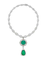 EMERALD AND DIAMOND NECKLACE