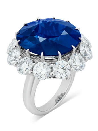 SAPPHIRE AND DIAMOND RING - photo 4