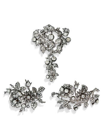 SUITE OF ANTIQUE DIAMOND FLORAL JEWELLERY - фото 1