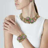 SET OF MULTI-GEM JEWELLERY WITH AN ASSOCIATED PAIR OF EARRINGS - фото 2